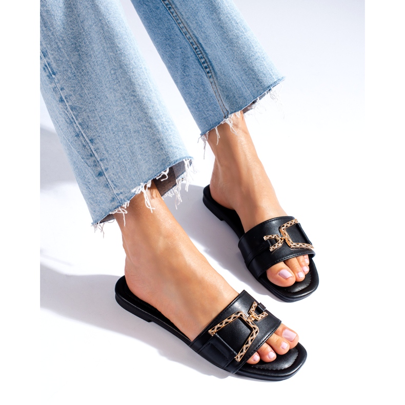 Schwarze Damen-Slides mit goldener Schnalle von Shelovet 1