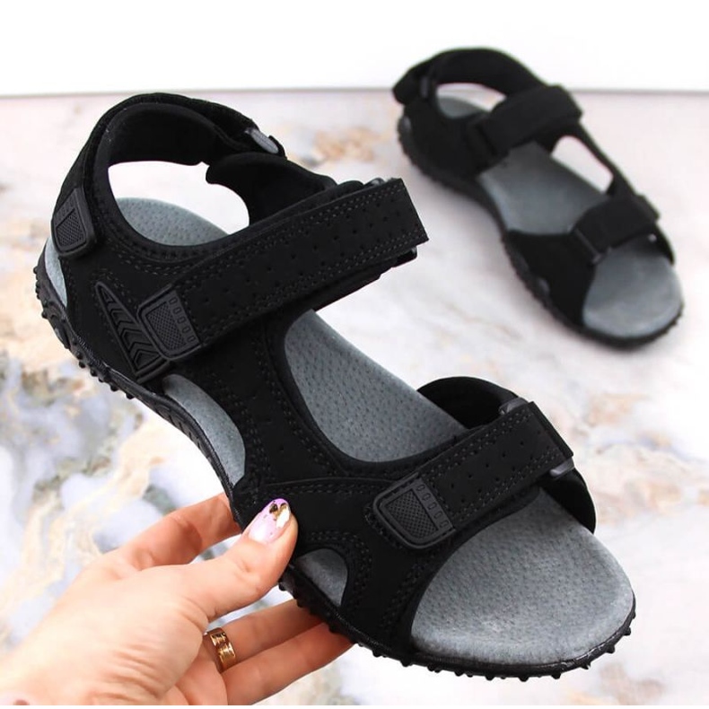 American Club W AM929A schwarze Sportsandalen mit Klettverschluss 1