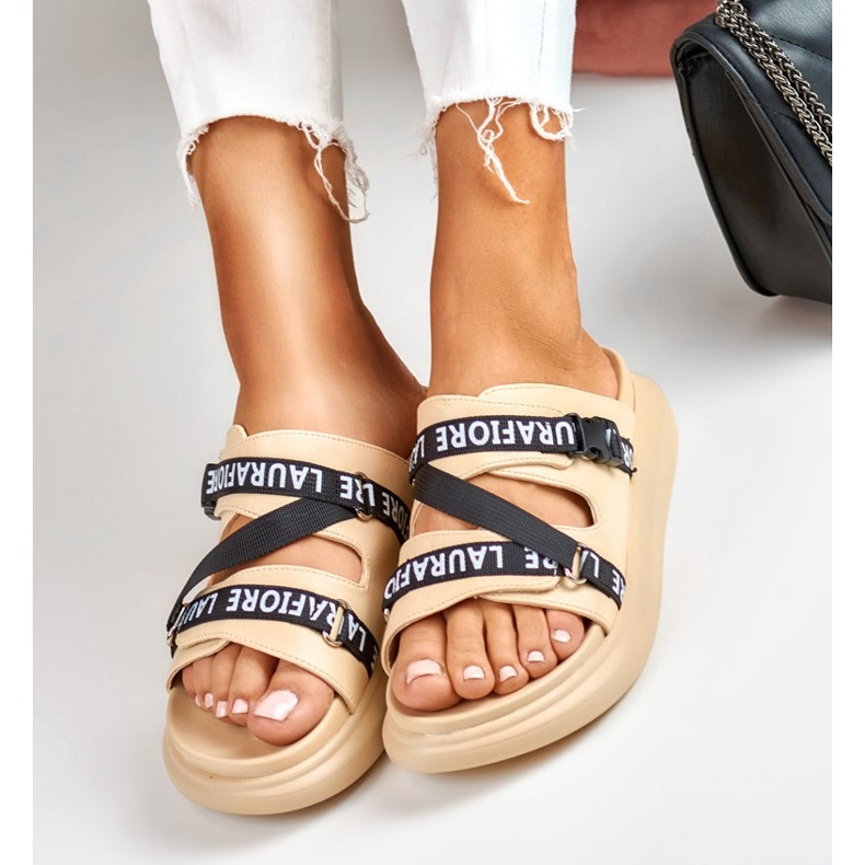 Stylische beige Hausschuhe von La.Fi 1