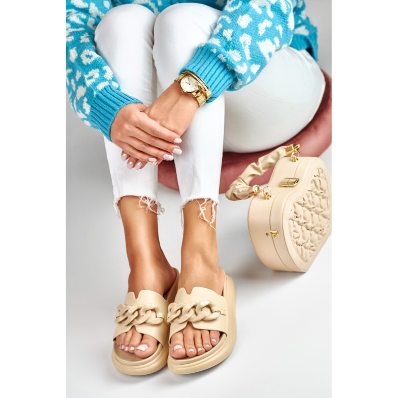 La.Fi Beigefarbene Slider mit Kette 1