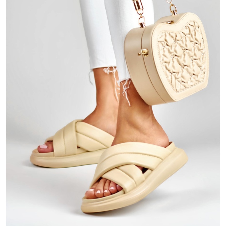 La.Fi Klassische beige Hausschuhe 1