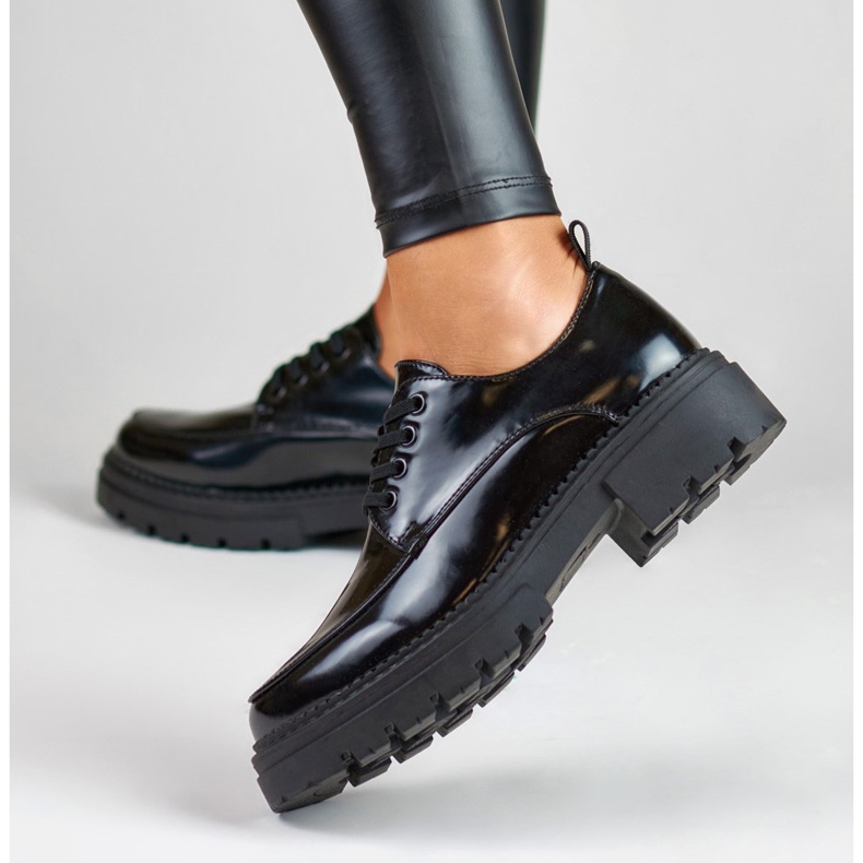 La.Fi Schwarz lackierte Schnürschuhe 1