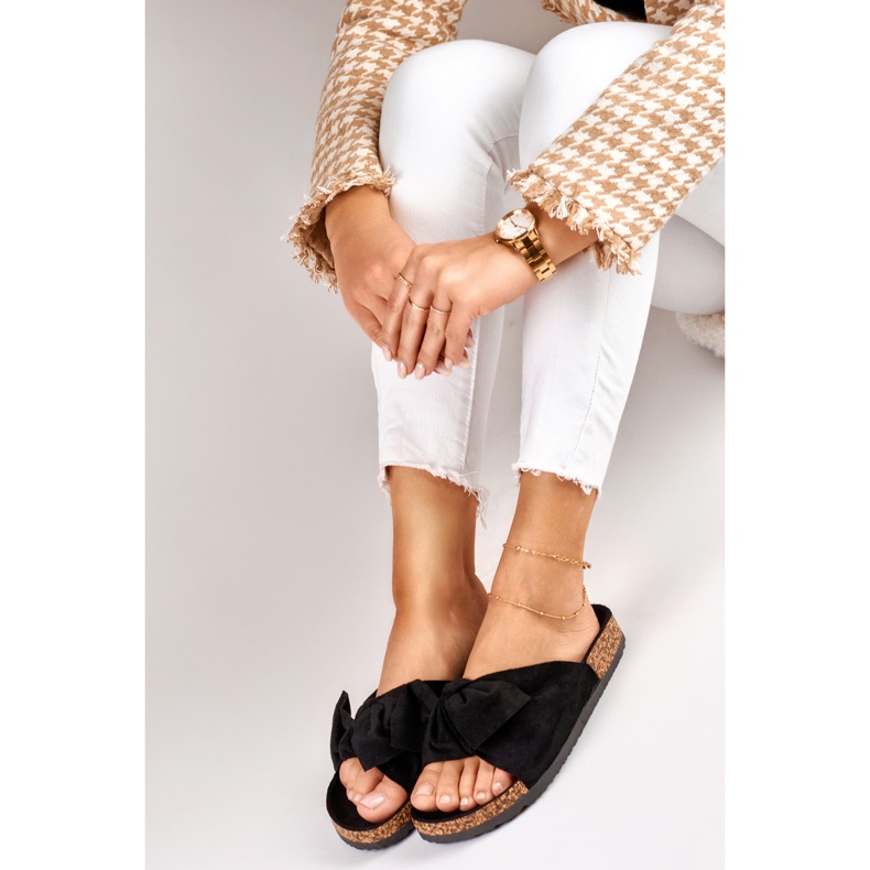 Klassische schwarze Hausschuhe mit Schleife 2