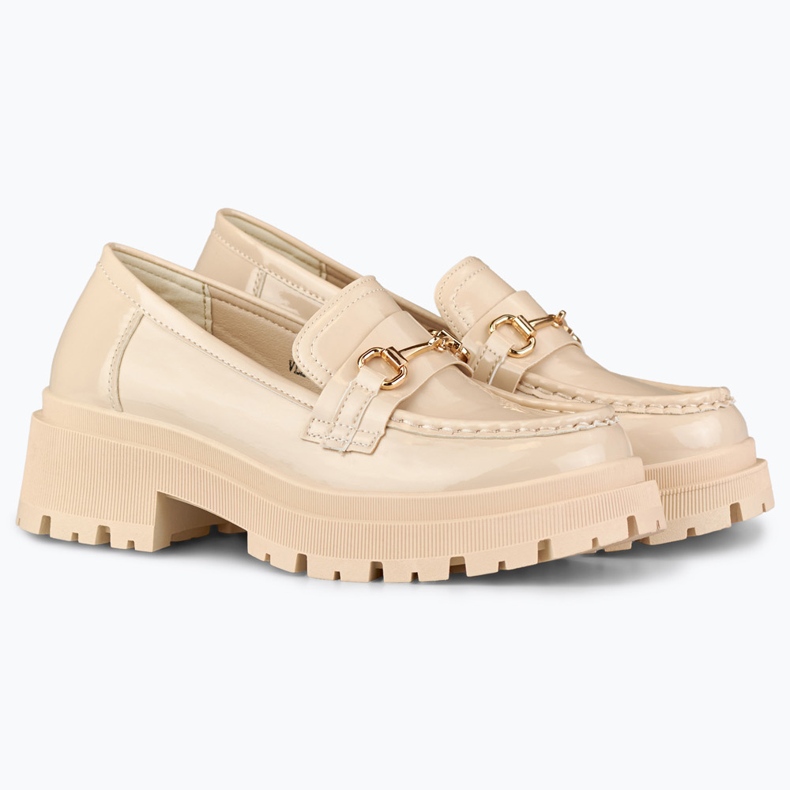 Lackierte beige Plateauschuhe 1