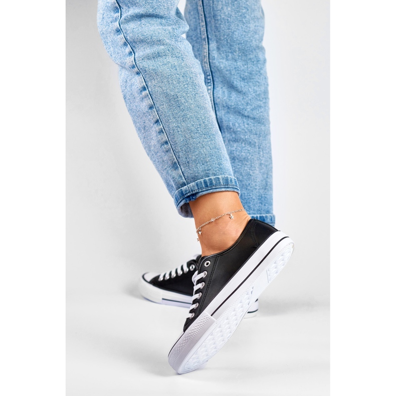 Schwarze Damen-Sneaker aus Öko-Leder 2