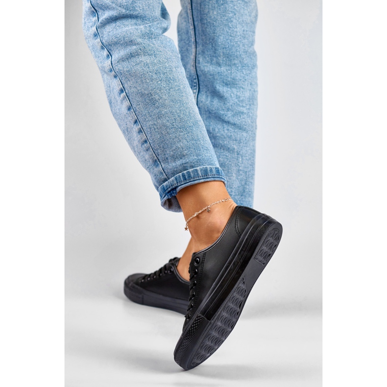 Damen-Sneaker aus Öko-Leder mit schwarzer Sohle 2