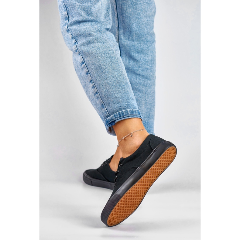 Klassische Damen-Sneaker mit schwarzer Sohle 2