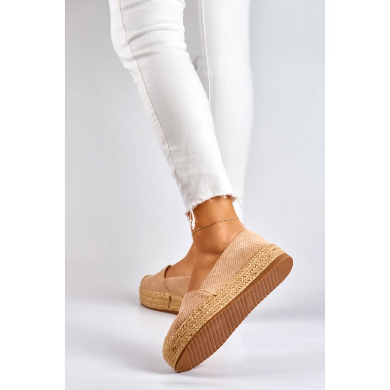 Beige Damen-Espadrilles auf der Plattform 1