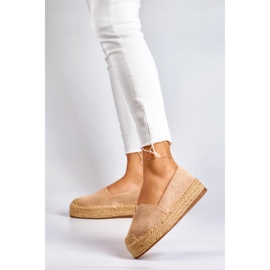 Beige Damen-Espadrilles auf der Plattform 2