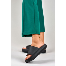 Bequeme schwarze Damenhausschuhe aus Schaumstoff 2