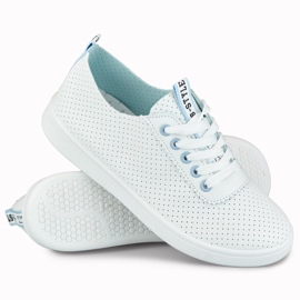 Weiße und blaue durchbrochene Sneakers von Bellis 1