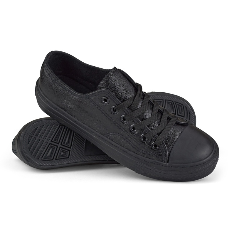 Glänzende schwarze Sneakers mit schwarzer Sohle 1