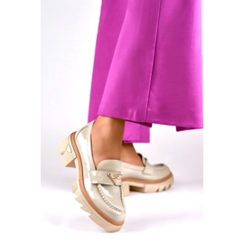 Lackierte beige modische Damen-Loafer 2