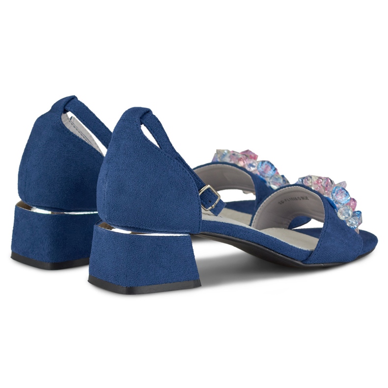 Marineblaue, verzierte Sandalen mit niedrigem Absatz 1