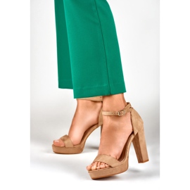 Beigefarbene, hohe Knöchelsandalen 2