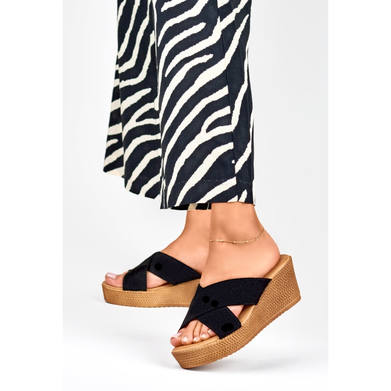 Schwarze Keilpantoffeln für Damen 2