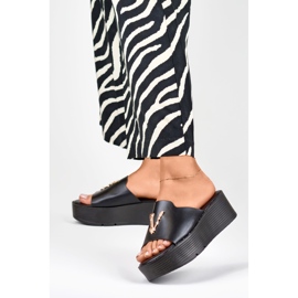 Schwarze Damen-Keilsandalen mit Goldverzierung 2