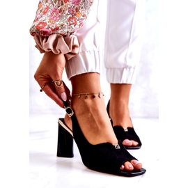 S. BARSKI Wildleder -Sandalen für Frauen auf dem Pfosten mit einem Schmuckschwarz 1