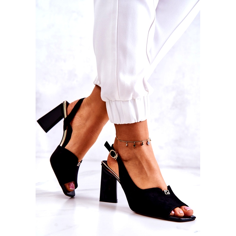 S. BARSKI Wildleder -Sandalen für Frauen auf dem Pfosten mit einem Schmuckschwarz 2