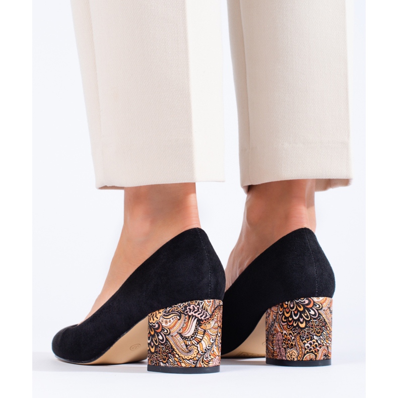 SHELOVET Schwarze Wildleder-Pumps mit niedrigem Absatz von Sheovet 2