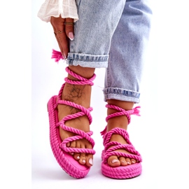 Gebundene Sandalen auf einem riesigen Plateau. Pink kann es kaum erwarten rosa 1