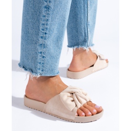 Beige Wildlederhausschuhe für Damen von Shelovet 1