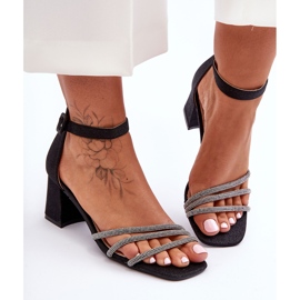 PG1 Glänzende Absatzsandalen Schwarz Enenor 1