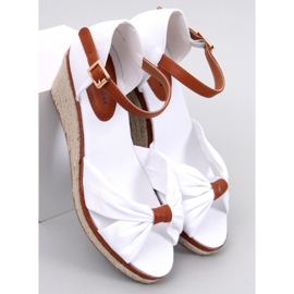 Espadrille-Keilsandalen von Kristen White weiß 1