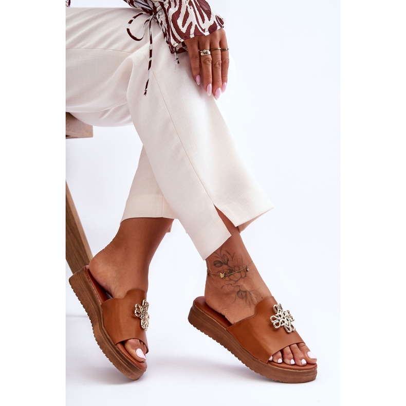 PG1 Damen-Plateauhausschuhe aus Leder mit Verzierung Braun Azera 1