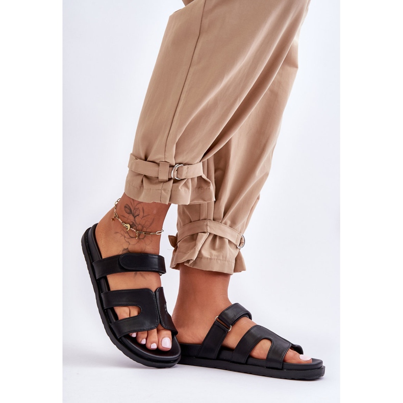 Klassische Damen-Slipper aus Leder mit Klettverschluss in Schwarz von Amedon 1