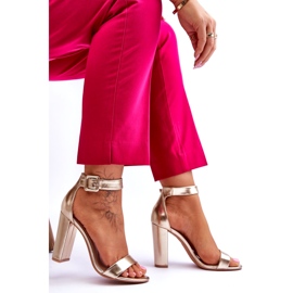 Goldmetallische High-Heel-Sandalen golden 3