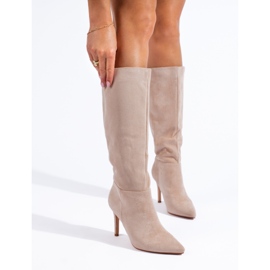 Beige Wildlederstiefel mit Absatz von Shelovet 1