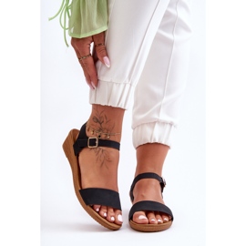 Klassische Sandalen mit niedrigem Keilabsatz in Schwarz von Arya 1