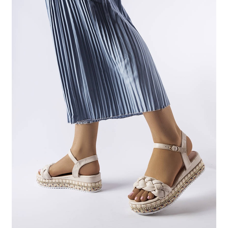 Beigefarbene Plateausandalen von Katrin grün 1