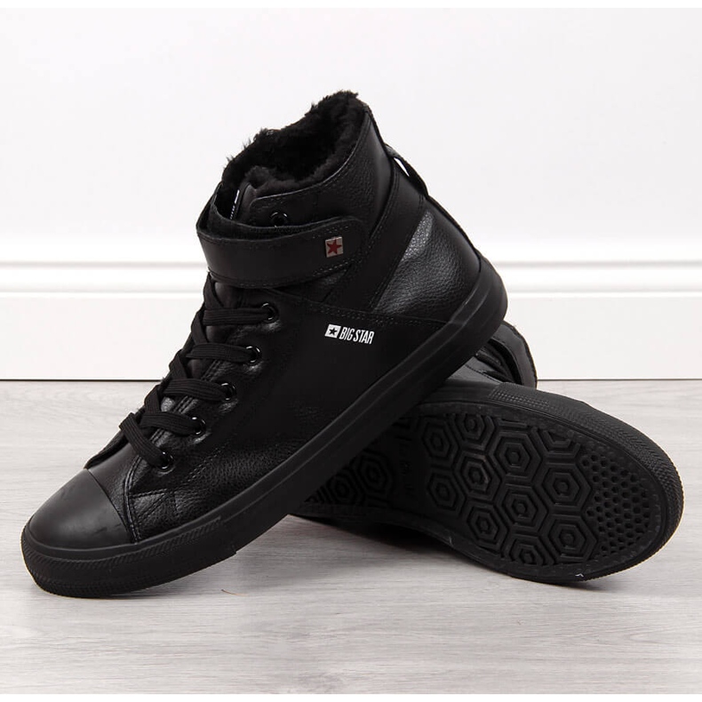 Isolierte schwarze Herren-Sneaker Big Star Y174020F 2
