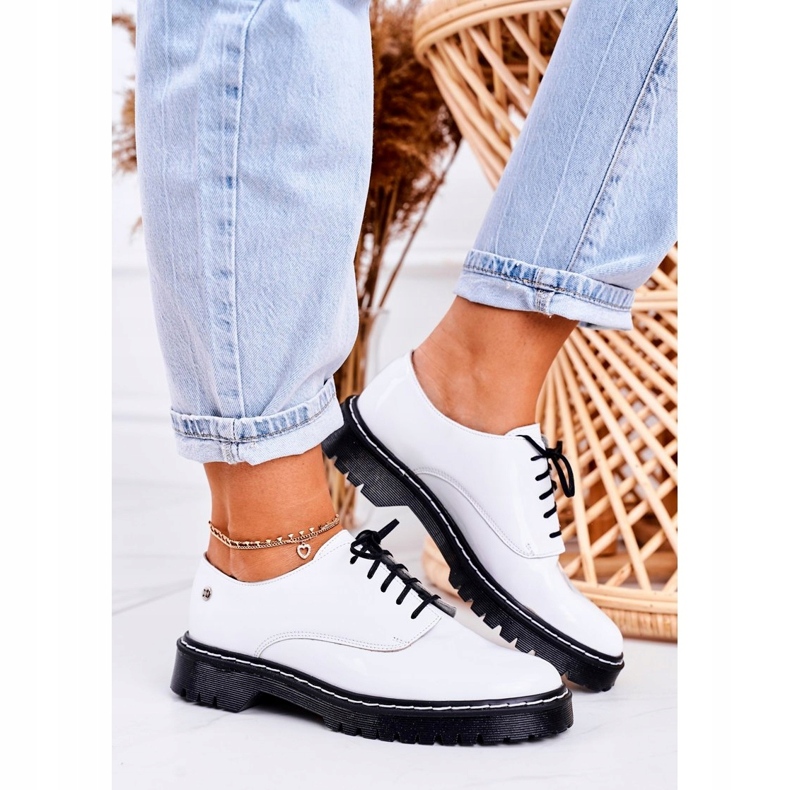 Damenlederschuhe Oxford Maciejka weiß lackiert 04087-11 1