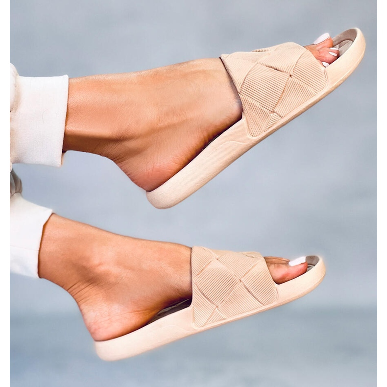 Lottner Pantoletten aus khakifarbenem Gummi beige 1