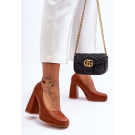 Kamelfarbene Rosalia-Pumps aus Leder mit klobigem Absatz braun 2