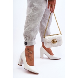 Klassische weiße High-Heel-Pumps von Odessa 1