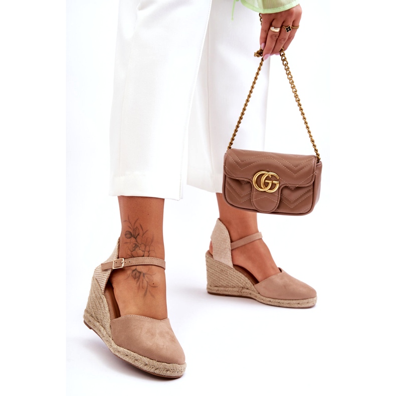 Wildlederbeige Keilsandalen 6