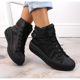 Isolierte Sneakers mit Schnürsenkeln und Klettverschluss in Schwarz Big Star MM274008 1