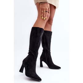 Schwarze Wildlederstiefel mit Absatz 2