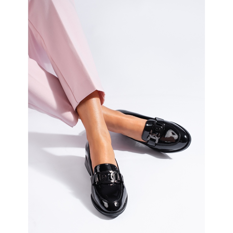 Schwarz lackierte Damenschuhe mit Vinceza-Schnalle 2