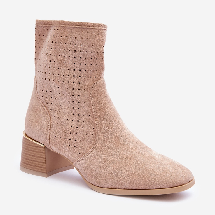 Durchbrochene Wildlederstiefel mit hohem Absatz und beige Perlen 1