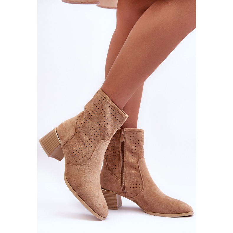 PG1 Durchbrochene Wildlederstiefel mit hohem Absatz, dunkelbeige Perlen 2