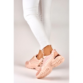 Rosa Damen-Sneaker mit goldenen Accessoires 2