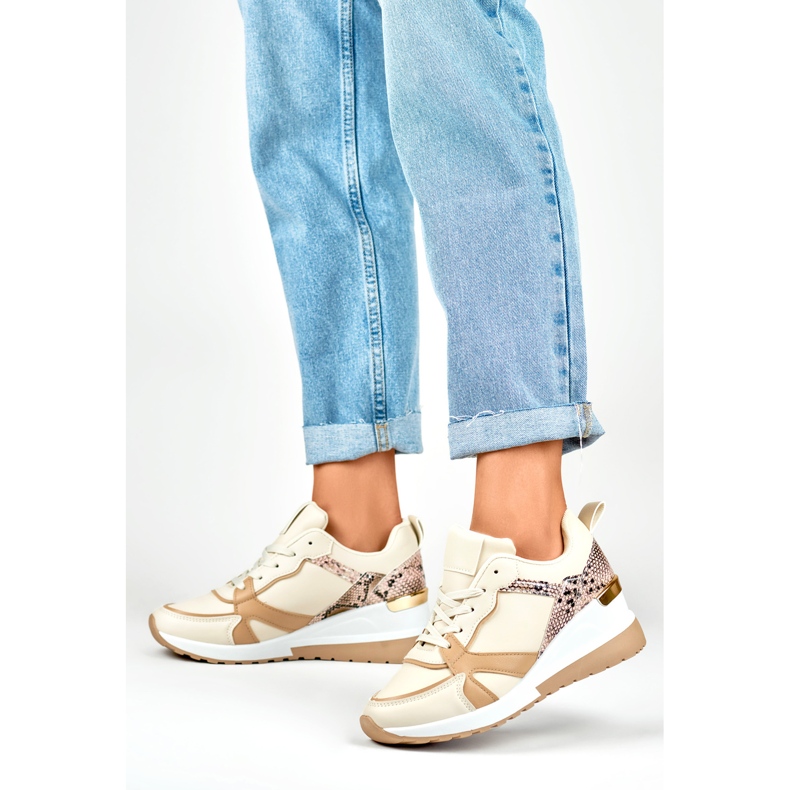 Beige Damen-Schnürschuhe mit niedrigem Keilabsatz 2