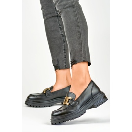 Schwarze Slipper mit goldener Schnalle 2