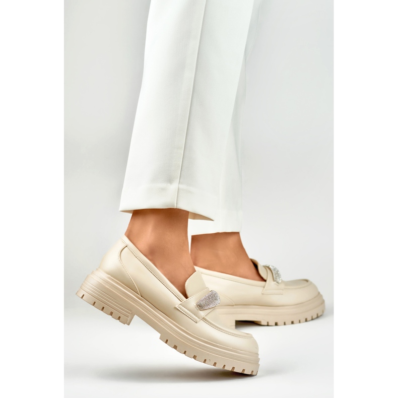 Beige Brogues mit Zirkonen 1