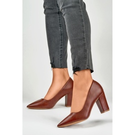 Burgunderfarbene Pumps mit bequemem Absatz rot 2